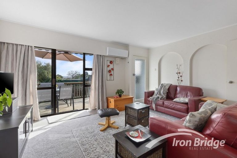 Photo of property in 1/36 Aeroview Drive, Beach Haven, Auckland, 0626