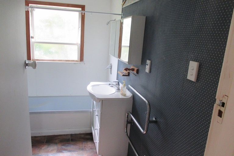 Photo of property in 377 College Street, Hokowhitu, Palmerston North, 4410