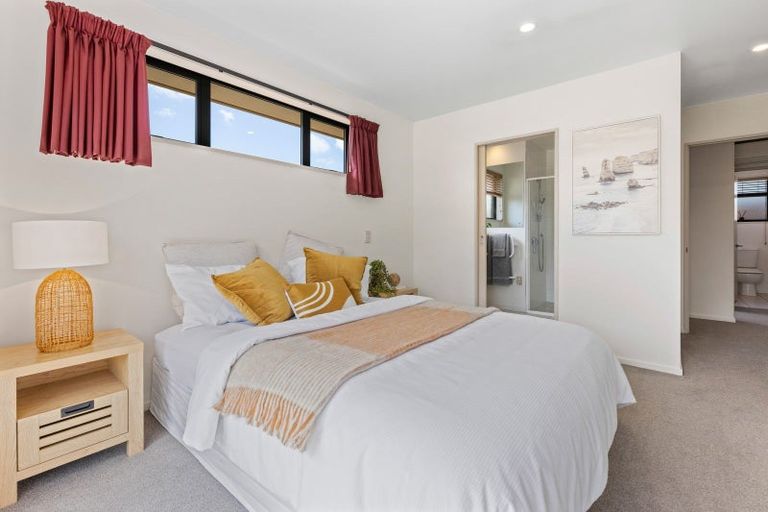 Photo of property in 15 Coolspring Way, Redwood, Christchurch, 8051