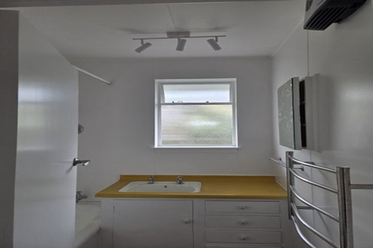 Photo of property in 27 Wakatu Avenue, Moncks Bay, Christchurch, 8081