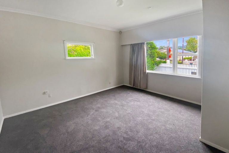 Photo of property in 4 Mahoe Street, Eastbourne, Lower Hutt, 5013