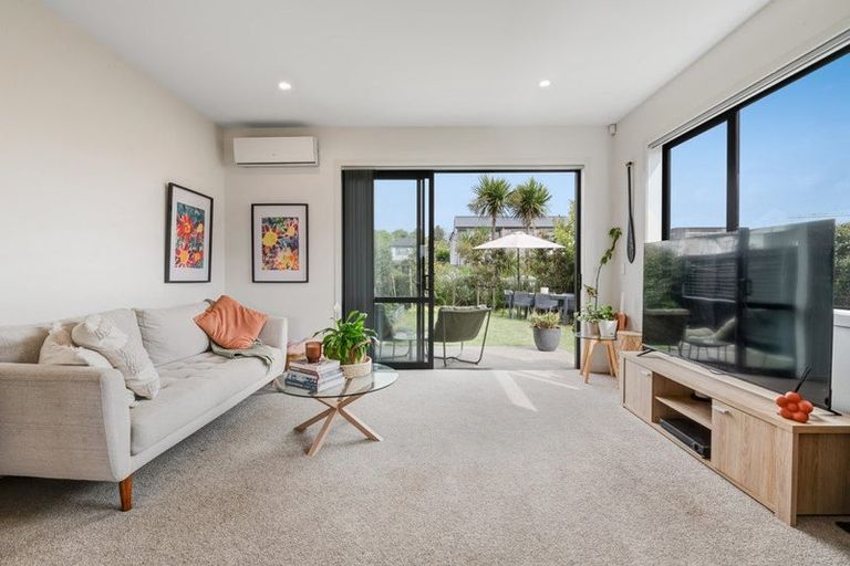 Photo of property in 54 Jane Maree Road, Kumeu, 0810