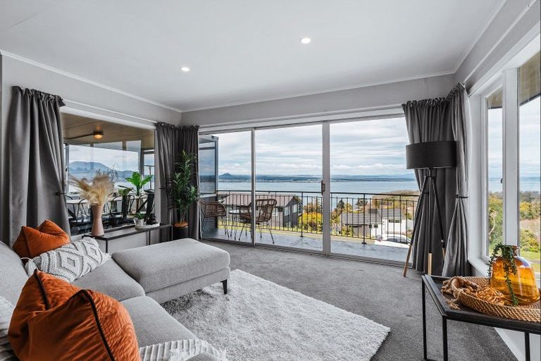 Photo of property in 88 Wakeman Road, Acacia Bay, Taupo, 3330