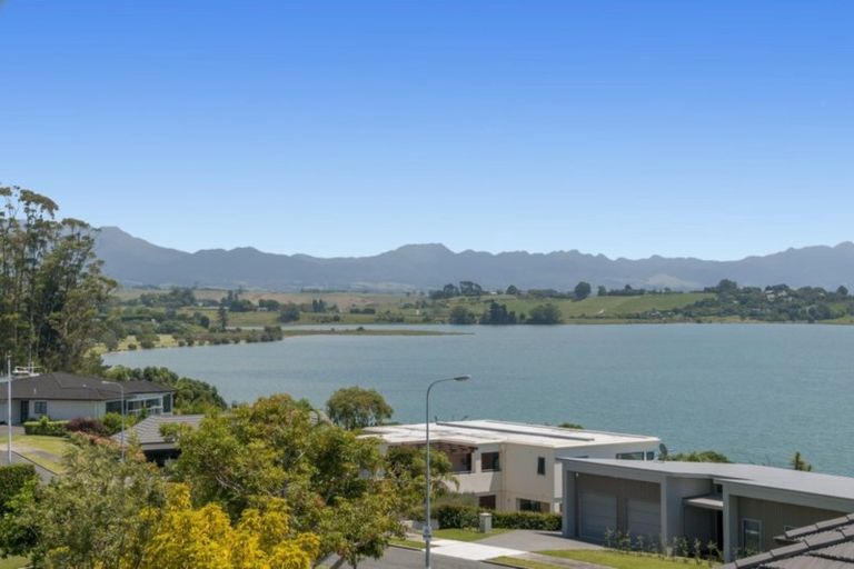 Photo of property in 100 Hamurana Road, Omokoroa, 3114