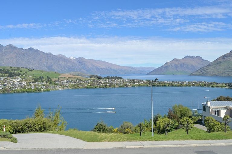 Photo of property in 106 Panorama Terrace, Queenstown, 9300