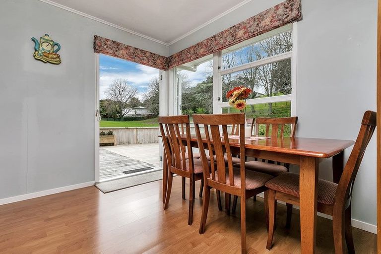 Photo of property in 21 Battle Place, Glenfield, Auckland, 0629
