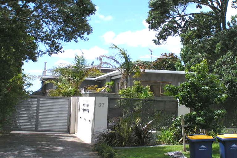 Photo of property in 1/37 Clifton Road, Hauraki, Auckland, 0622