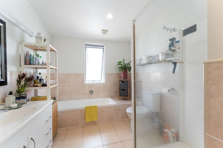 Photo of property in 11/3 Hulme Place, Henderson, Auckland, 0612