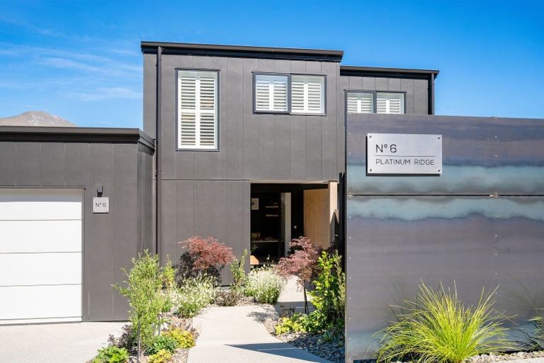 Photo of property in 6 Platinum Ridge, Wanaka, 9305