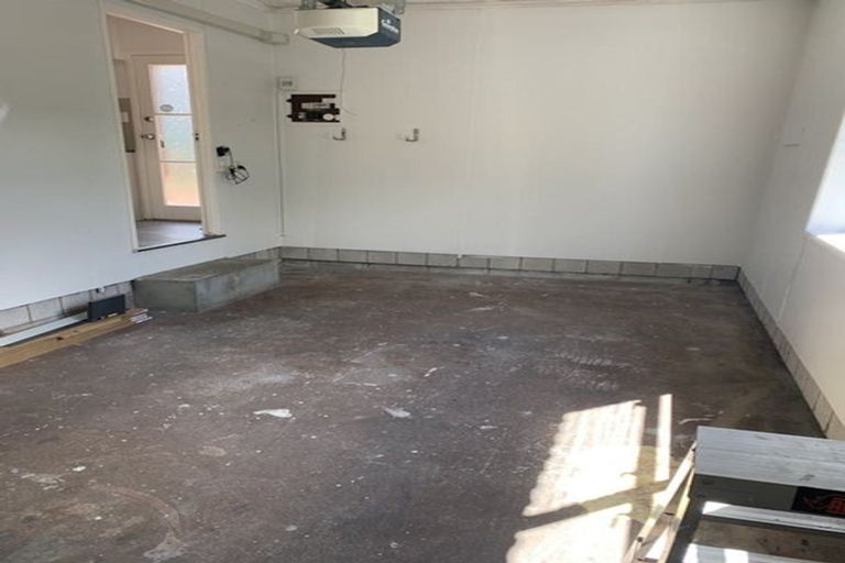 Photo of property in 1/190 Queen Street, Northcote Point, Auckland, 0627