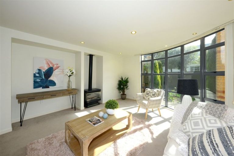Photo of property in 382a Memorial Avenue, Burnside, Christchurch, 8053
