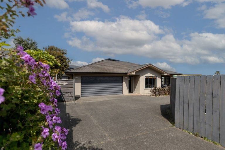 Photo of property in 6b Dickson Road, Papamoa Beach, Papamoa, 3118