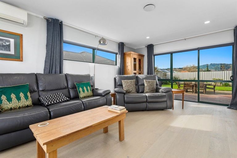 Photo of property in 16 Edgewater Grove, Whakatane, 3120