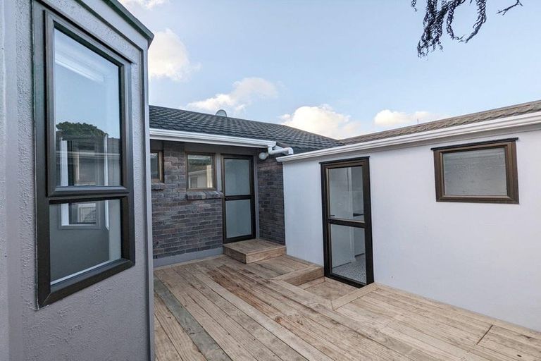 Photo of property in 6a Beach Road, Orewa, 0931