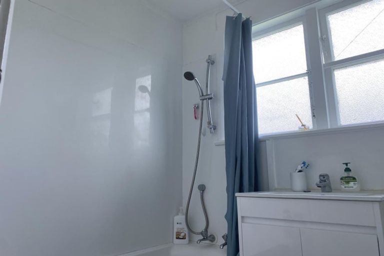 Photo of property in 29 Newcombe Street, Naenae, Lower Hutt, 5011