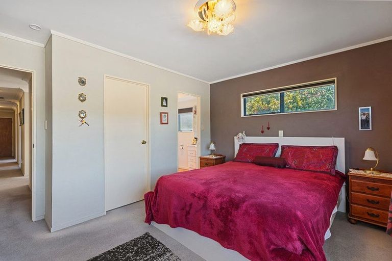 Photo of property in 18 Lorrigan Way, Welcome Bay, Tauranga, 3112