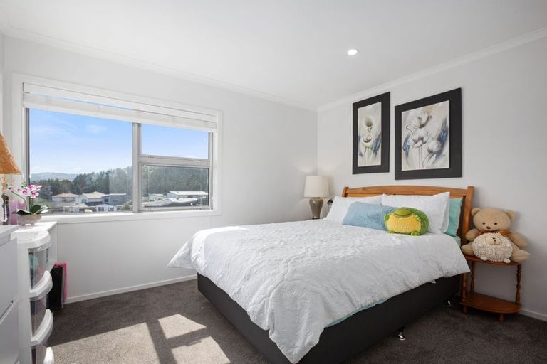 Photo of property in 174 Navigation Drive, Whitby, Porirua, 5024