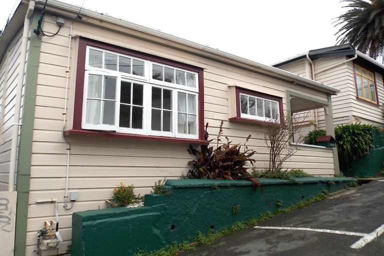 Photo of property in 1-3 Mudges Terrace, Newtown, Wellington, 6021