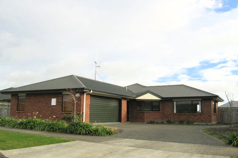 Photo of property in 7 Sycamore Crescent, Fitzherbert, Palmerston North, 4410
