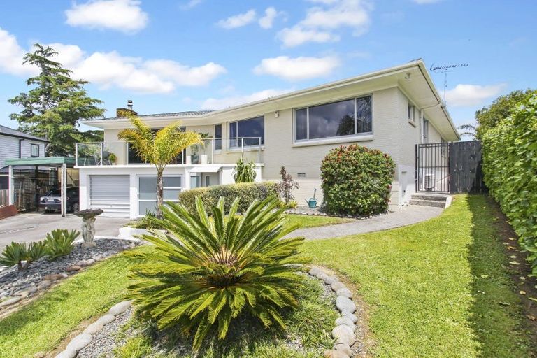 Photo of property in 13 Hanover Place, Pahurehure, Papakura, 2113