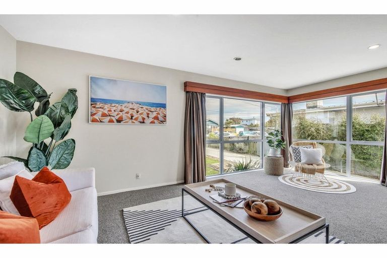 Photo of property in 21 Tonks Street, North New Brighton, Christchurch, 8083