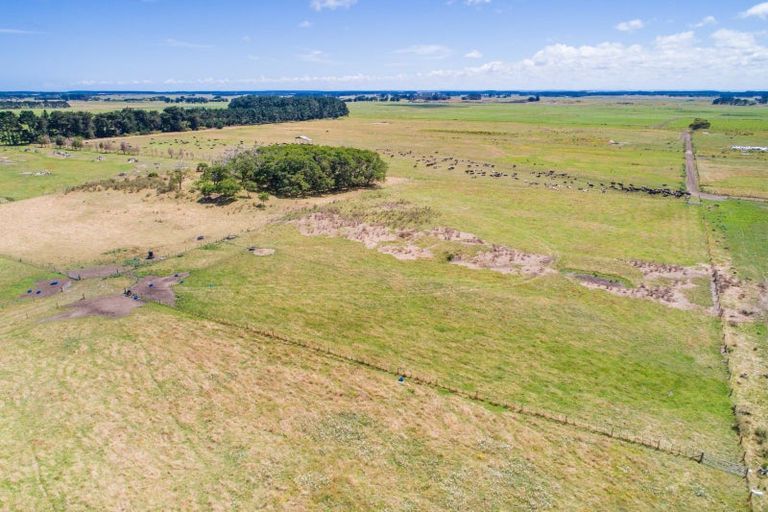 Photo of property in 76 Himatangi Beach Road, Himatangi, Foxton, 4891