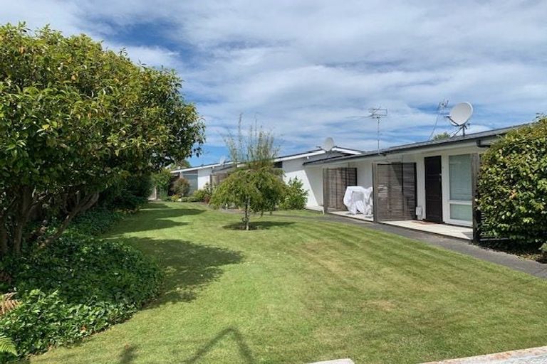 Photo of property in 594 Barbadoes Street, Edgeware, Christchurch, 8013