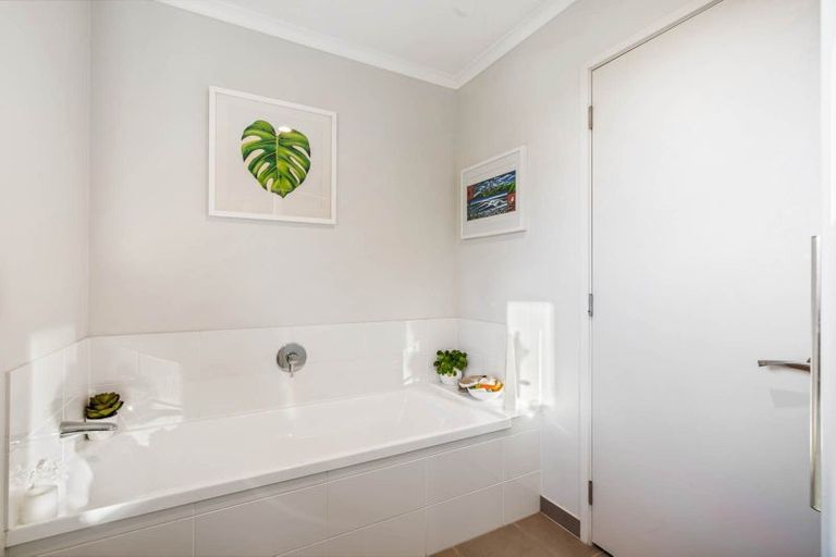 Photo of property in 296a Oaia Road, Muriwai, Waimauku, 0881