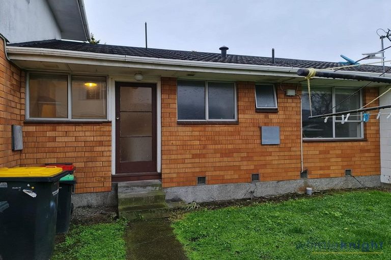 Photo of property in 2/7 Division Street, Riccarton, Christchurch, 8041