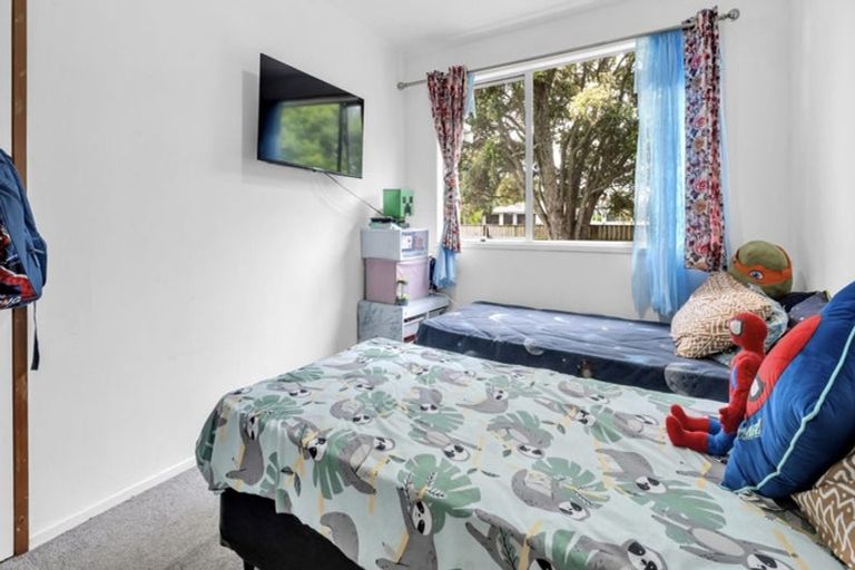 Photo of property in 1 Gibbons Road, Weymouth, Auckland, 2103