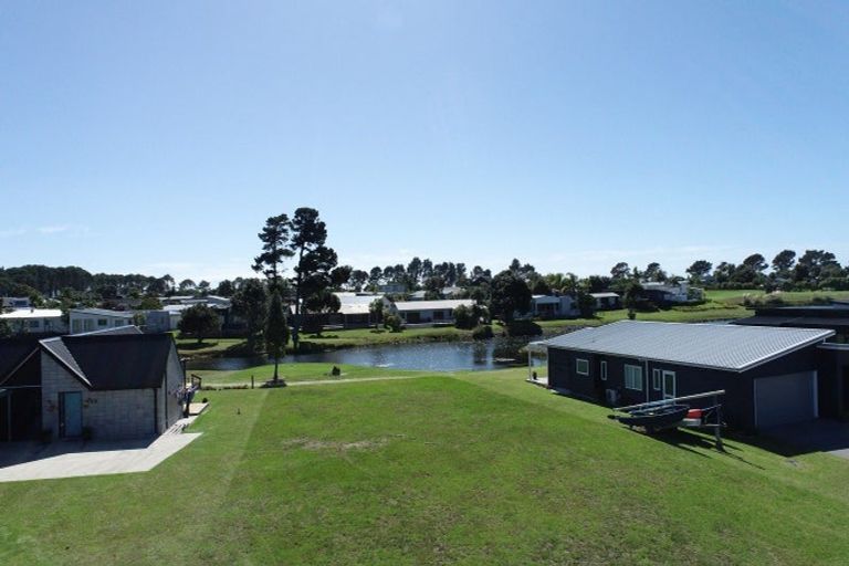 Photo of property in 107 Rangiora Crescent, Matarangi, Whitianga, 3592