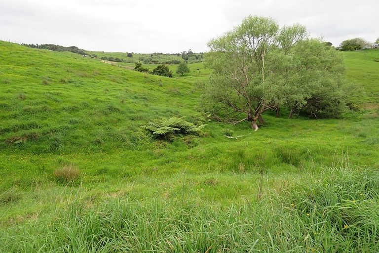 Photo of property in 289 Franklin Road, Paparoa, 0571