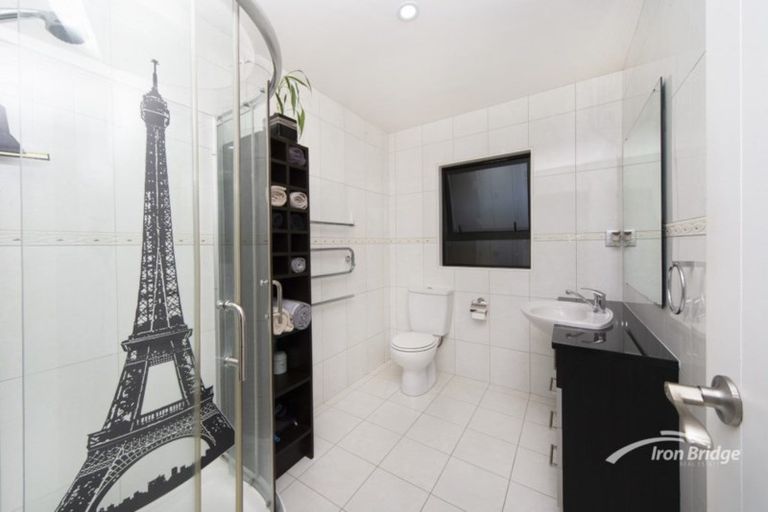 Photo of property in 42a William Souter Street, Forrest Hill, Auckland, 0620