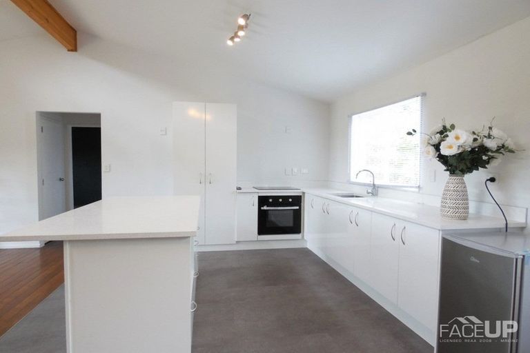 Photo of property in 4 Carillon Place, Massey, Auckland, 0614