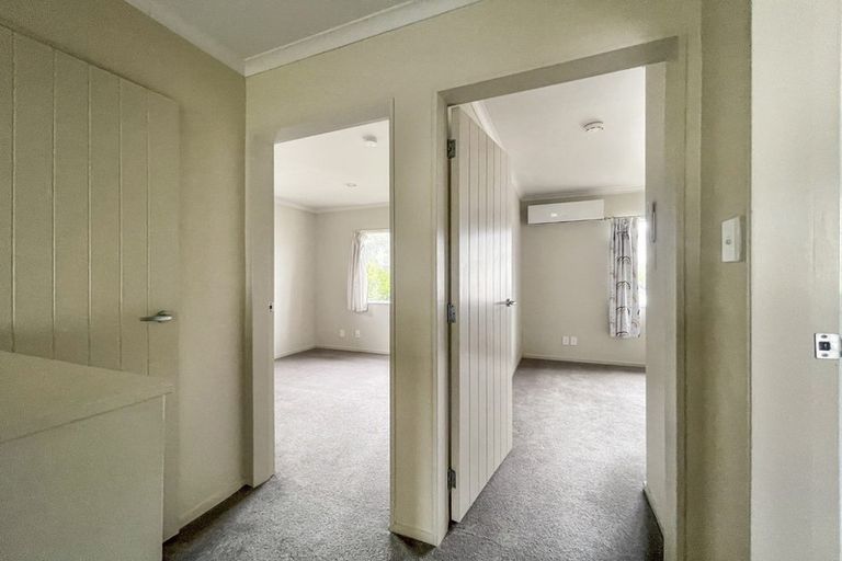 Photo of property in 16 Black Rock Road, Newlands, Wellington, 6037