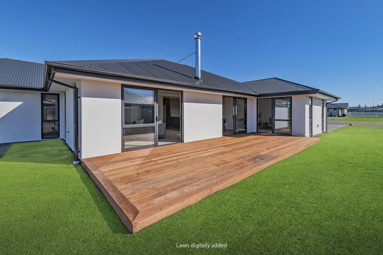 Photo of property in 15 Merino Crescent, Kirwee, 7571