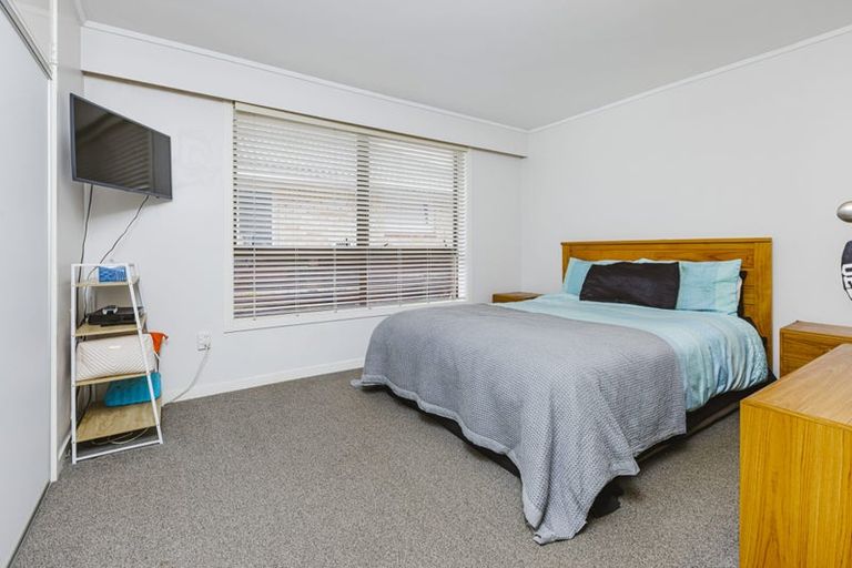 Photo of property in 2/5 Norfolk Place, Papatoetoe, Auckland, 2025