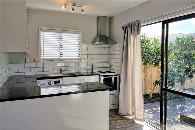 Photo of property in 6 Electra Place, Mangere, Auckland, 2022