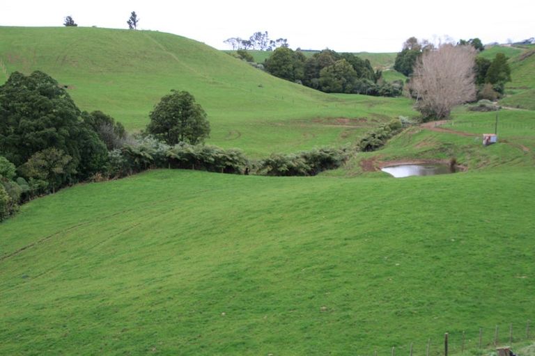 Photo of property in 812 Otaraoa Road, Tikorangi, Waitara, 4383