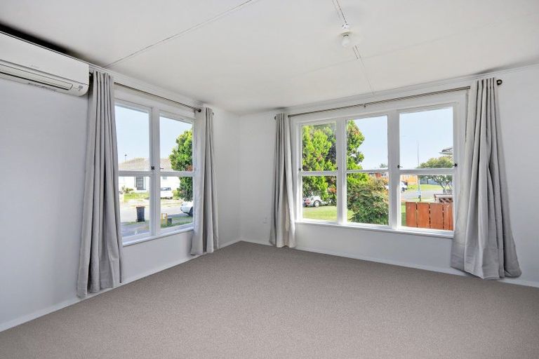 Photo of property in 14 Cottrell Crescent, Onekawa, Napier, 4110
