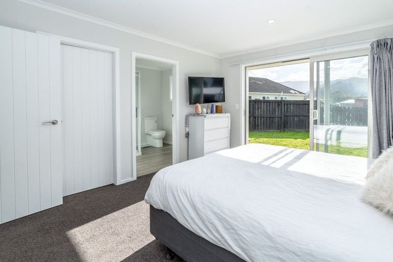 Photo of property in 4 Mckerrow Place, Featherston, 5710