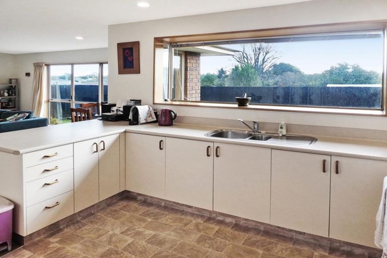 Photo of property in 267a Lake Terrace Road, Shirley, Christchurch, 8061