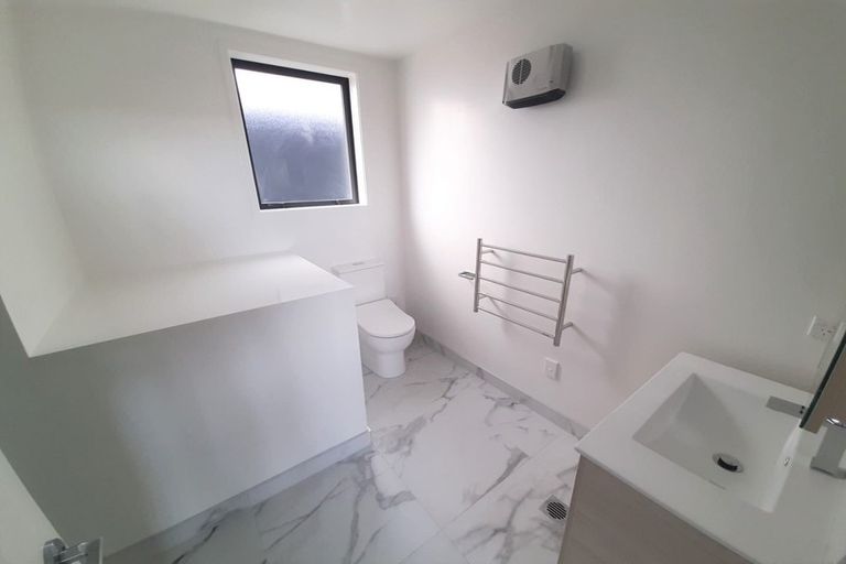 Photo of property in 9/59 Neil Avenue, Te Atatu Peninsula, Auckland, 0610