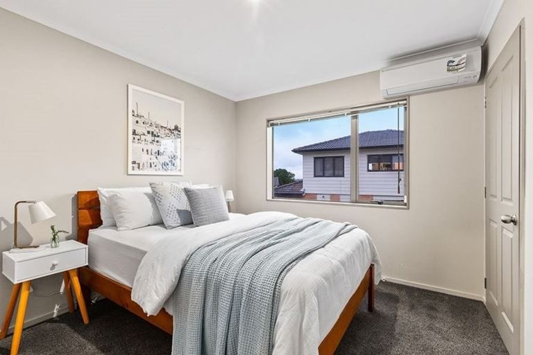Photo of property in 12 Gordon Stanley Drive, Massey, Auckland, 0614