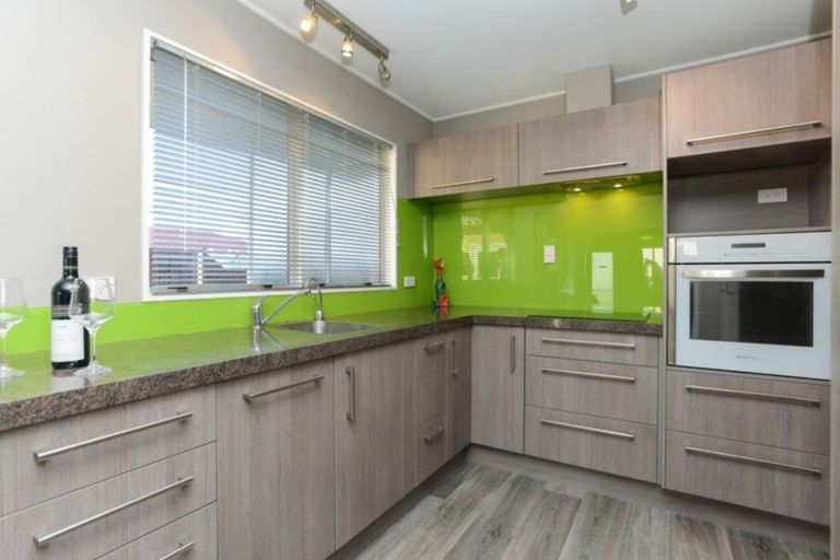 Photo of property in 3/302 Sylvan Road, Parkvale, Hastings, 4122