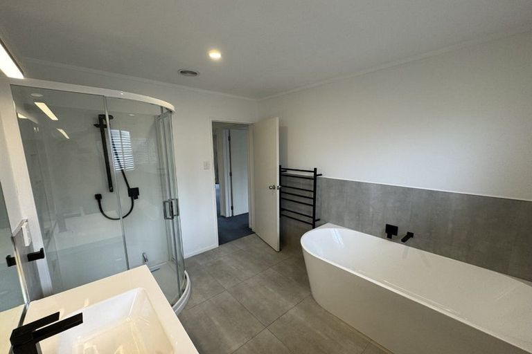 Photo of property in 11 Aspen Way, Kelvin Grove, Palmerston North, 4414
