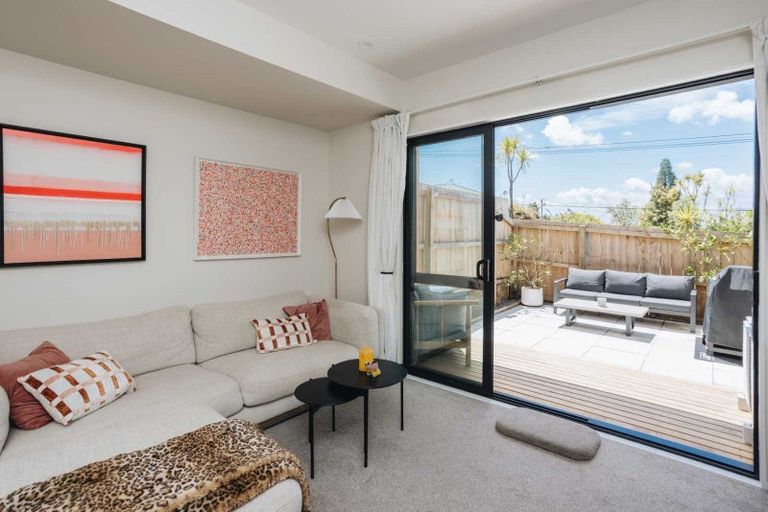 Photo of property in 5/37 Ambler Avenue, Glen Eden, Auckland, 0602