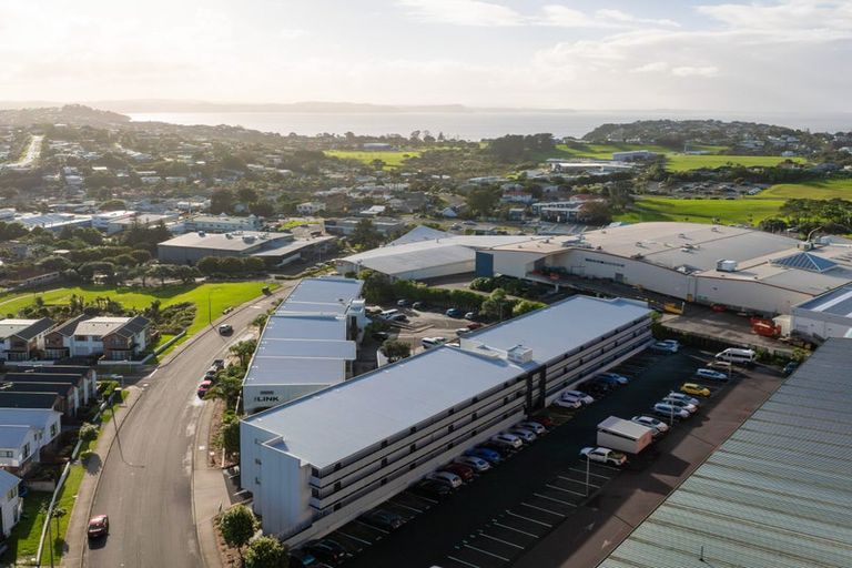 Photo of property in 117/17 Link Crescent, Stanmore Bay, Whangaparaoa, 0932