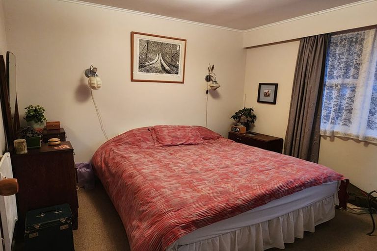 Photo of property in 1 Holmes Grove, Naenae, Lower Hutt, 5011