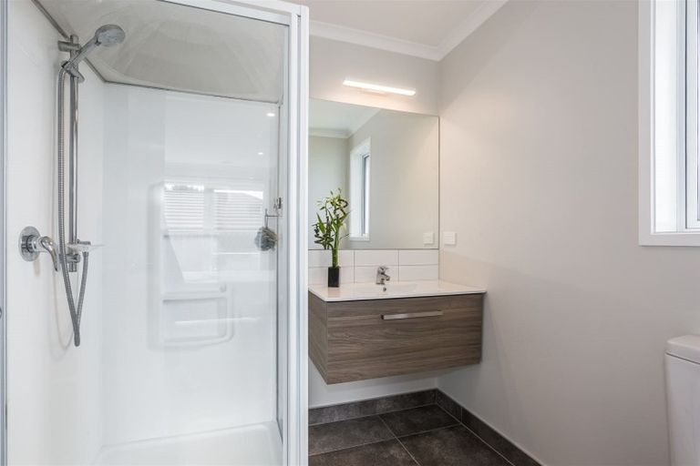 Photo of property in 3 Weatherdeck Close, Whitby, Porirua, 5024